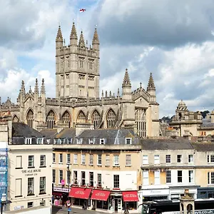 Apartment Stunning Spacious Near Parade Gardens 